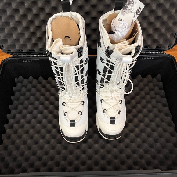 CANADA GOOSE SNOW MANTRA BOOTS - Picture 8 of 16